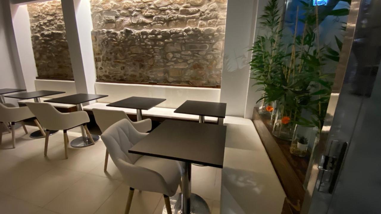 Hostal Somnis Suria Esterno foto