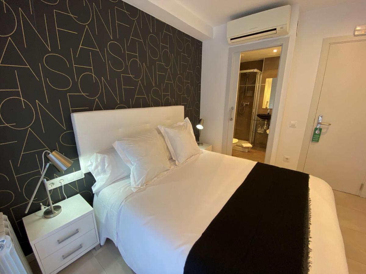 Hostal Somnis Suria Esterno foto