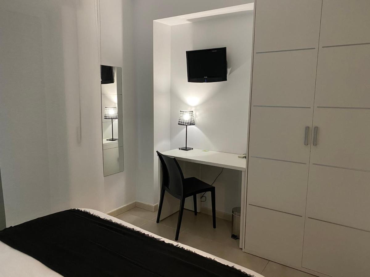 Hostal Somnis Suria Esterno foto