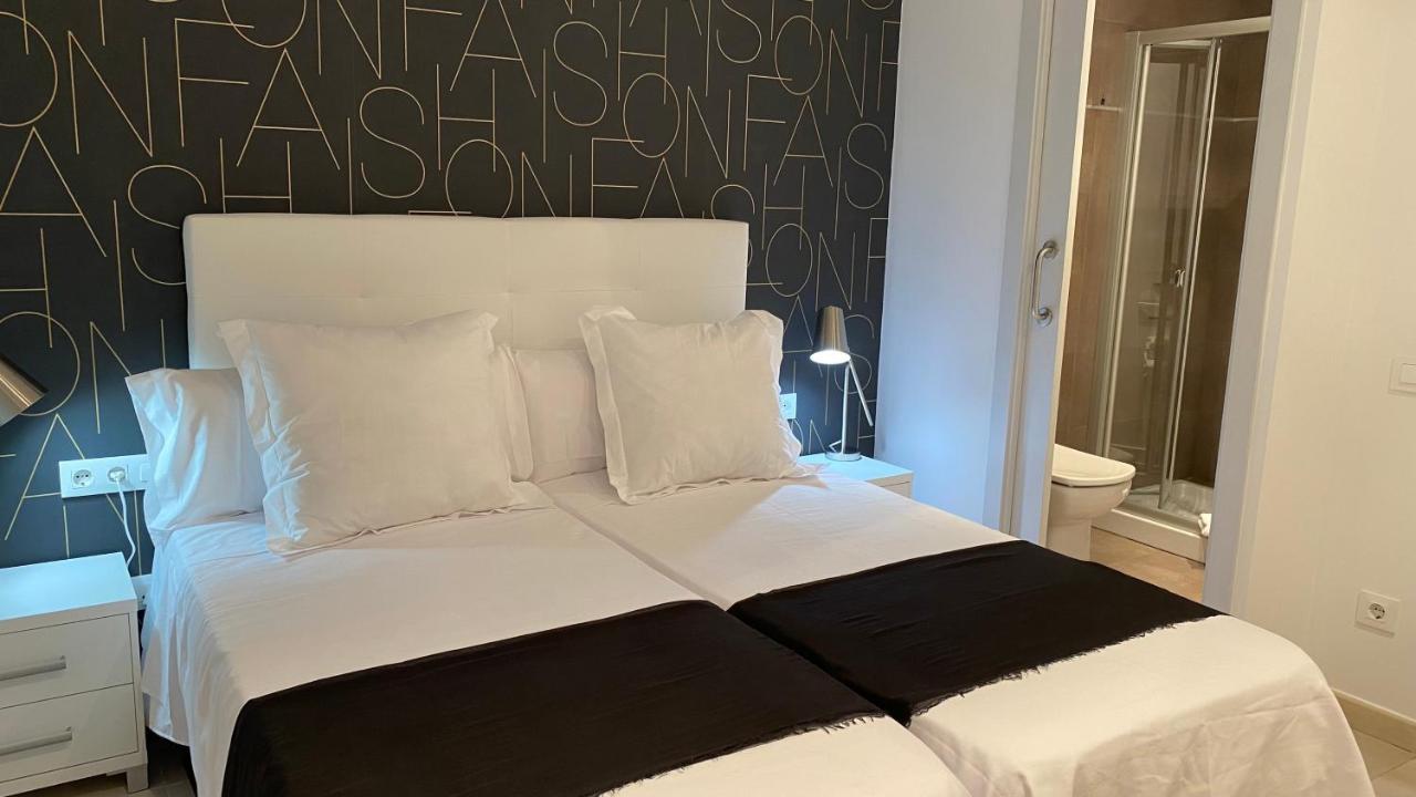 Hostal Somnis Suria Esterno foto