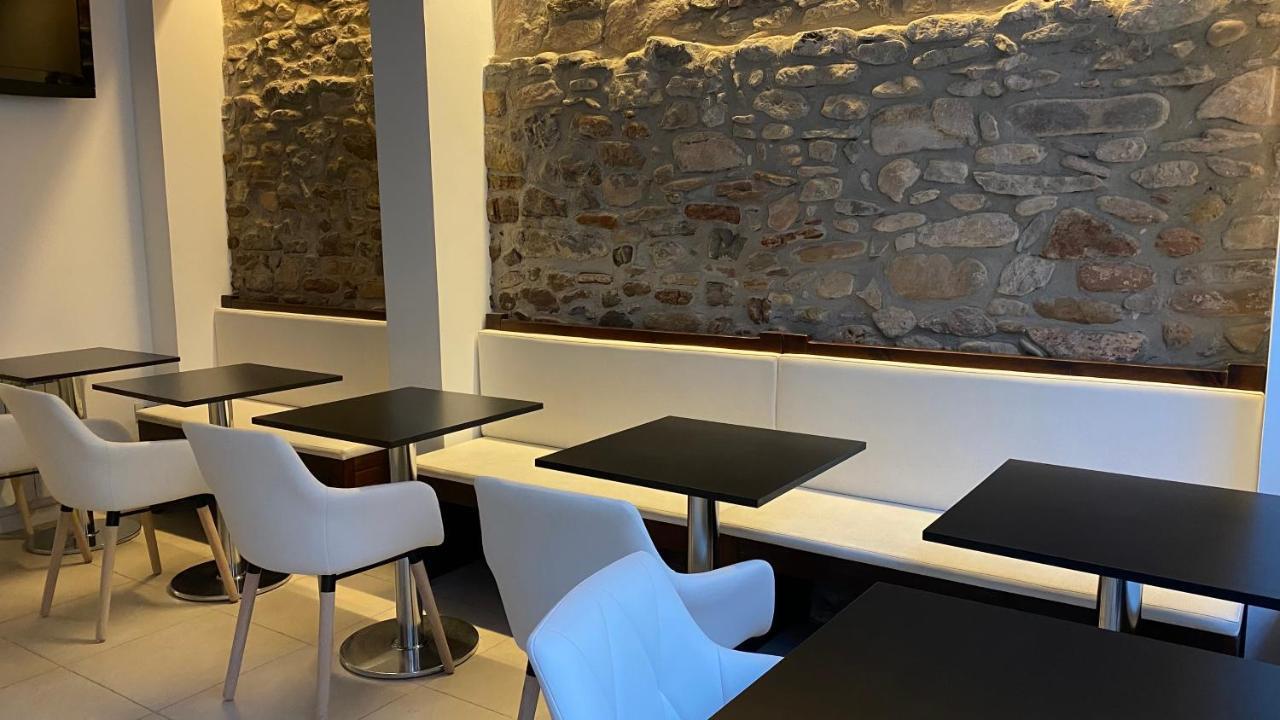 Hostal Somnis Suria Esterno foto