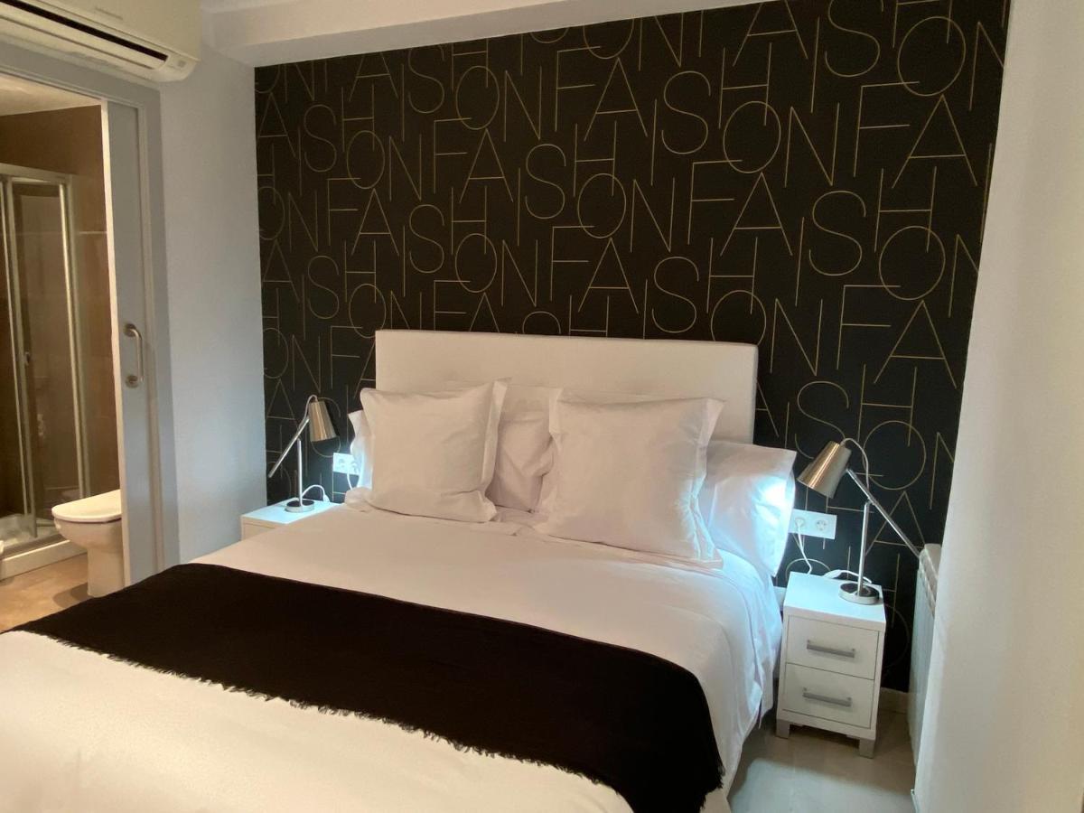 Hostal Somnis Suria Esterno foto