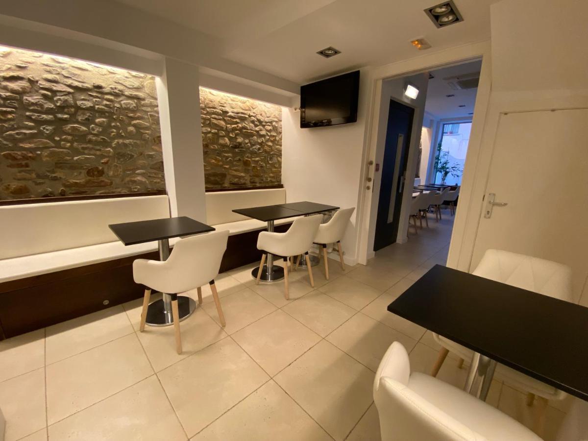 Hostal Somnis Suria Esterno foto