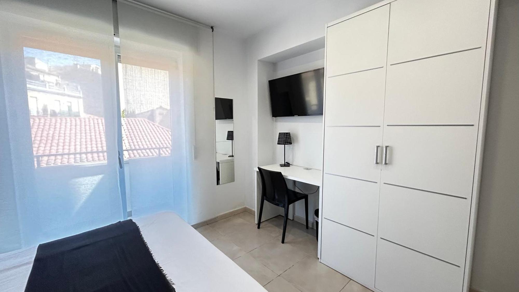 Hostal Somnis Suria Esterno foto